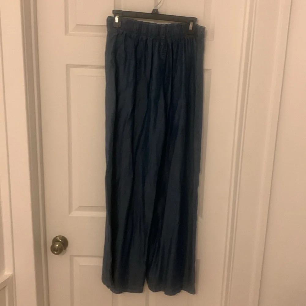 Bottoms - Picture 2 of 7